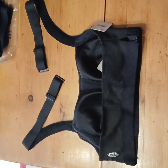 NWT- FP Movement- Make a move bra, Black, Sz Lrg, Multi adjustable straps! - Picture 11 of 16